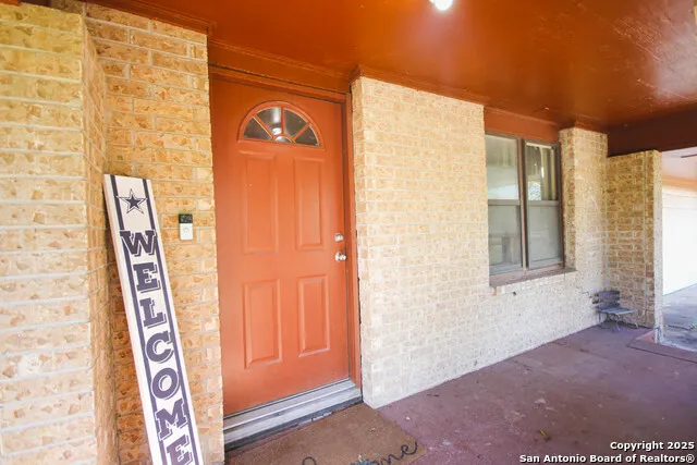 2544 Mari Gail St Beeville, TX 78102