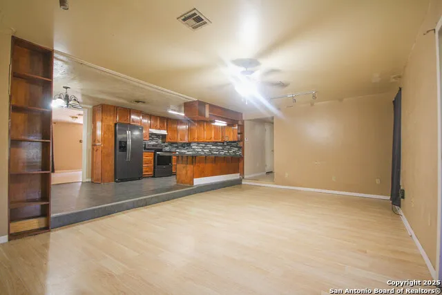 2544 Mari Gail St Beeville, TX 78102