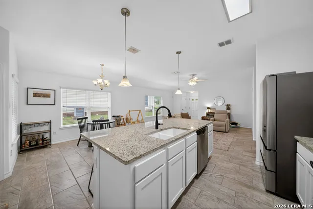 185 LARK HILL RD Floresville, TX 78114