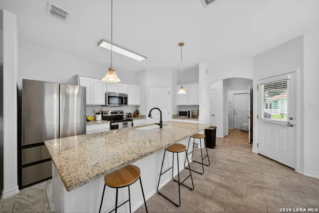 185 LARK HILL RD Floresville, TX 78114