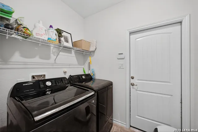 185 LARK HILL RD Floresville, TX 78114