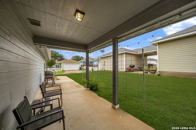 185 LARK HILL RD Floresville, TX 78114