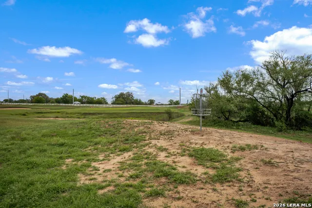 185 LARK HILL RD Floresville, TX 78114