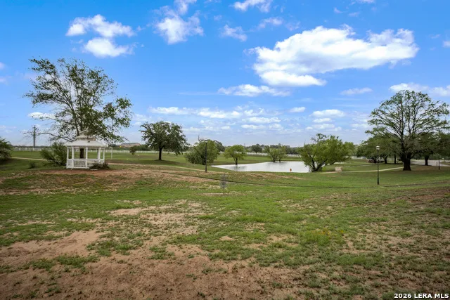 185 LARK HILL RD Floresville, TX 78114