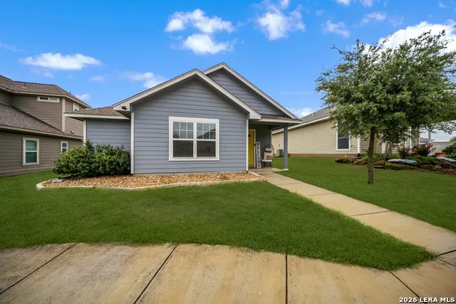 185 LARK HILL RD Floresville, TX 78114
