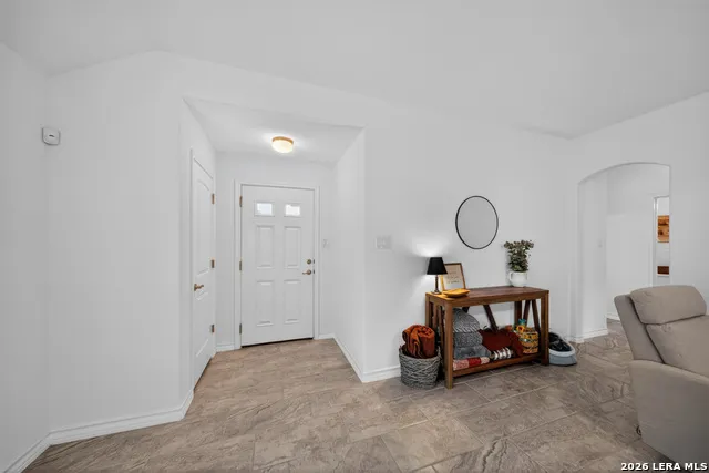 185 LARK HILL RD Floresville, TX 78114