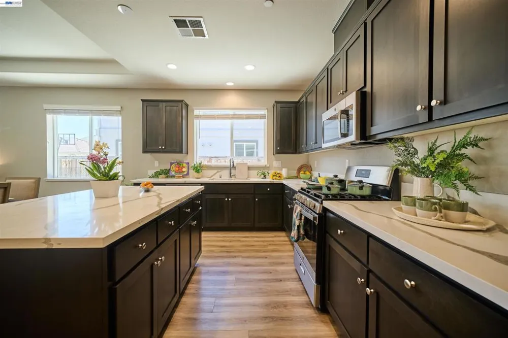 243 Gannet St Vacaville, CA 95688