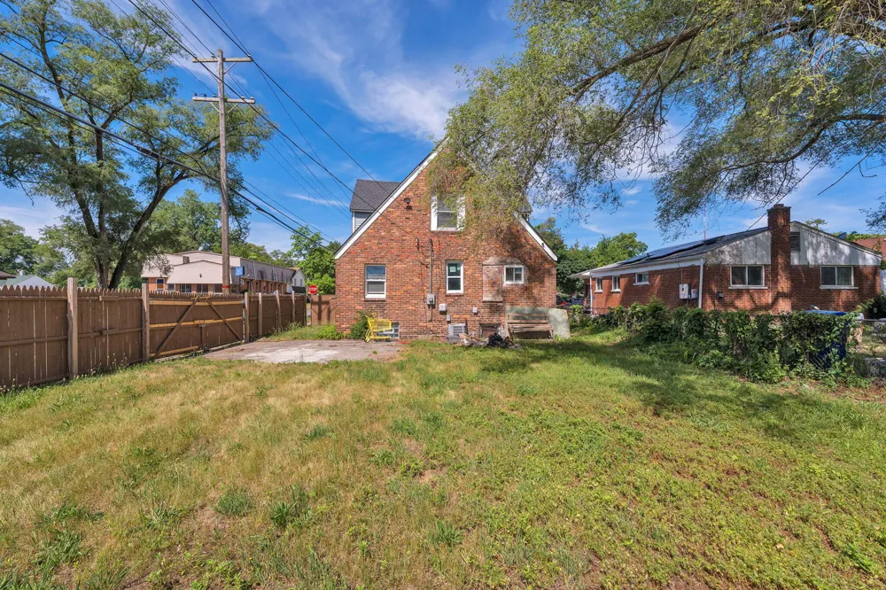 21004 Reimanville Avenue Ferndale, MI 48220