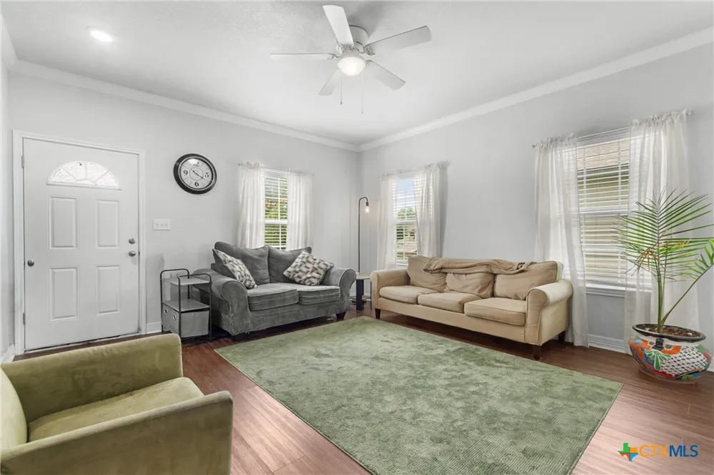 104 Avenue B Moody, TX 76557