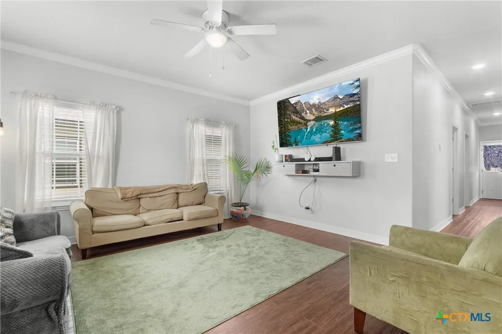 104 Avenue B Moody, TX 76557