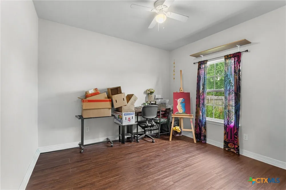 104 Avenue B Moody, TX 76557