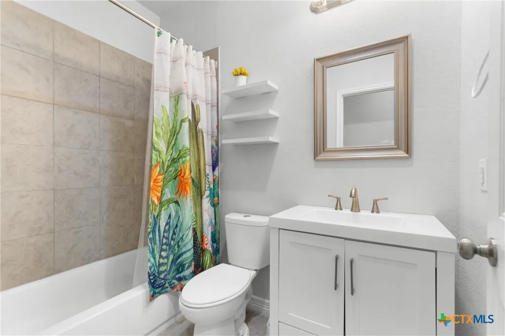104 Avenue B Moody, TX 76557