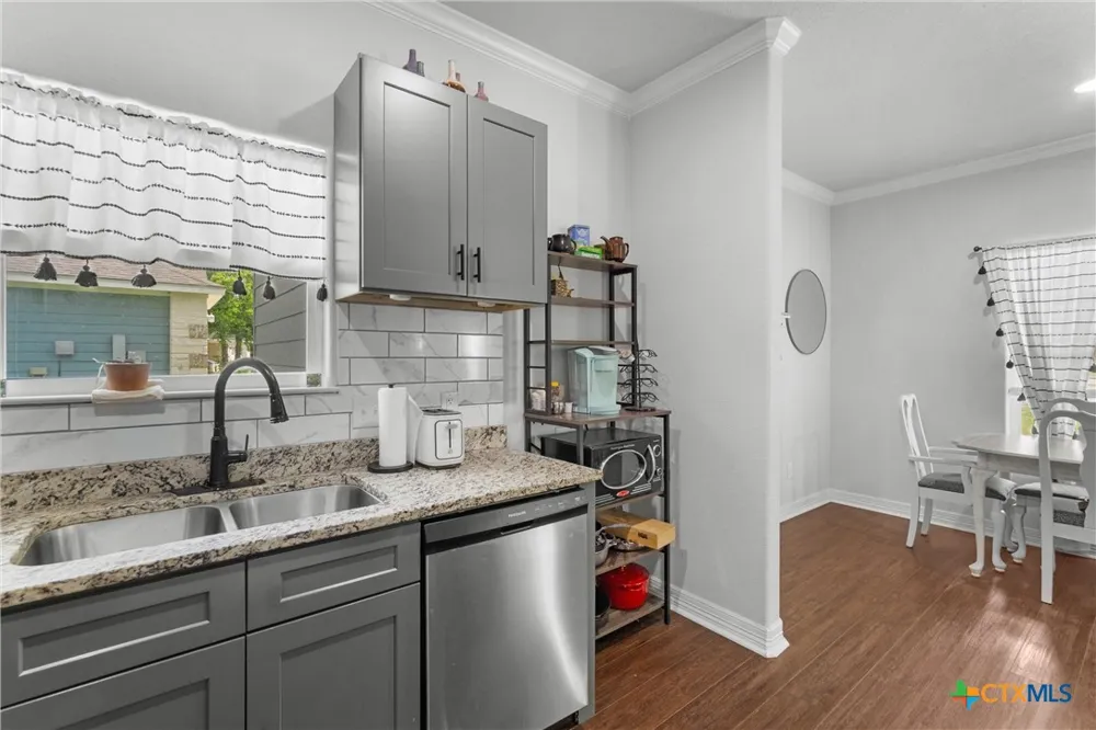 104 Avenue B Moody, TX 76557