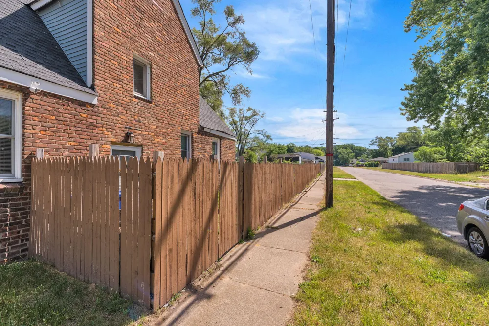 21004 Reimanville Avenue Royal Oak Charter Township, MI 48220