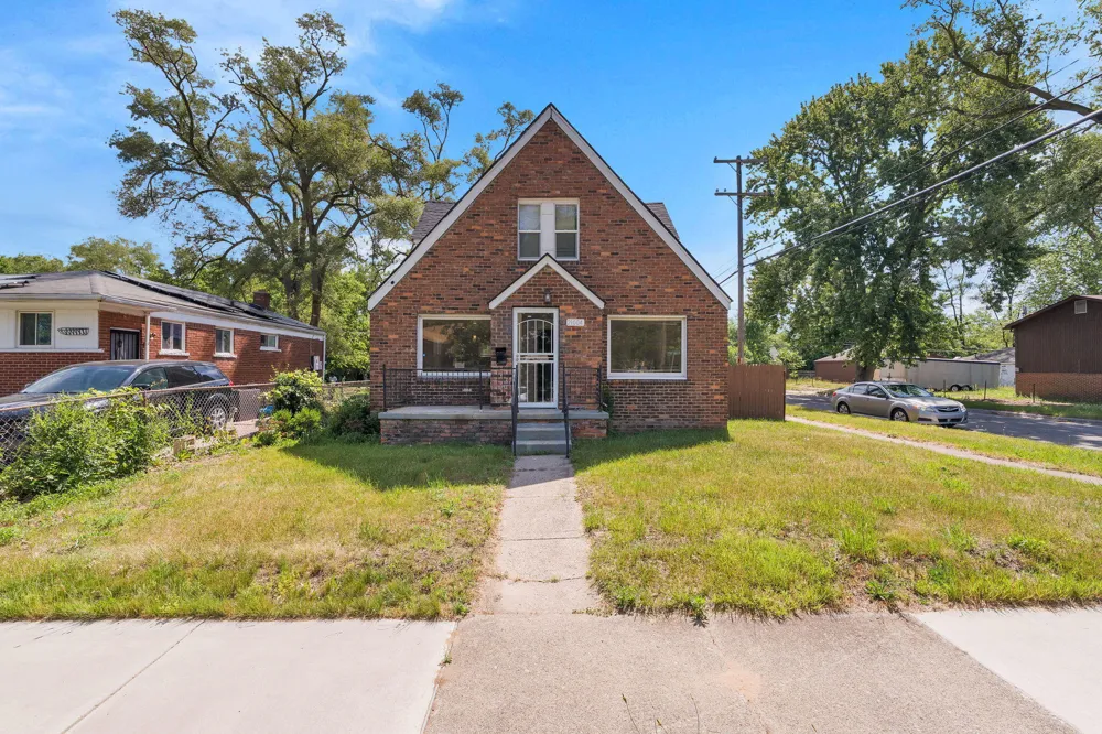 21004 Reimanville Avenue Royal Oak Charter Township, MI 48220