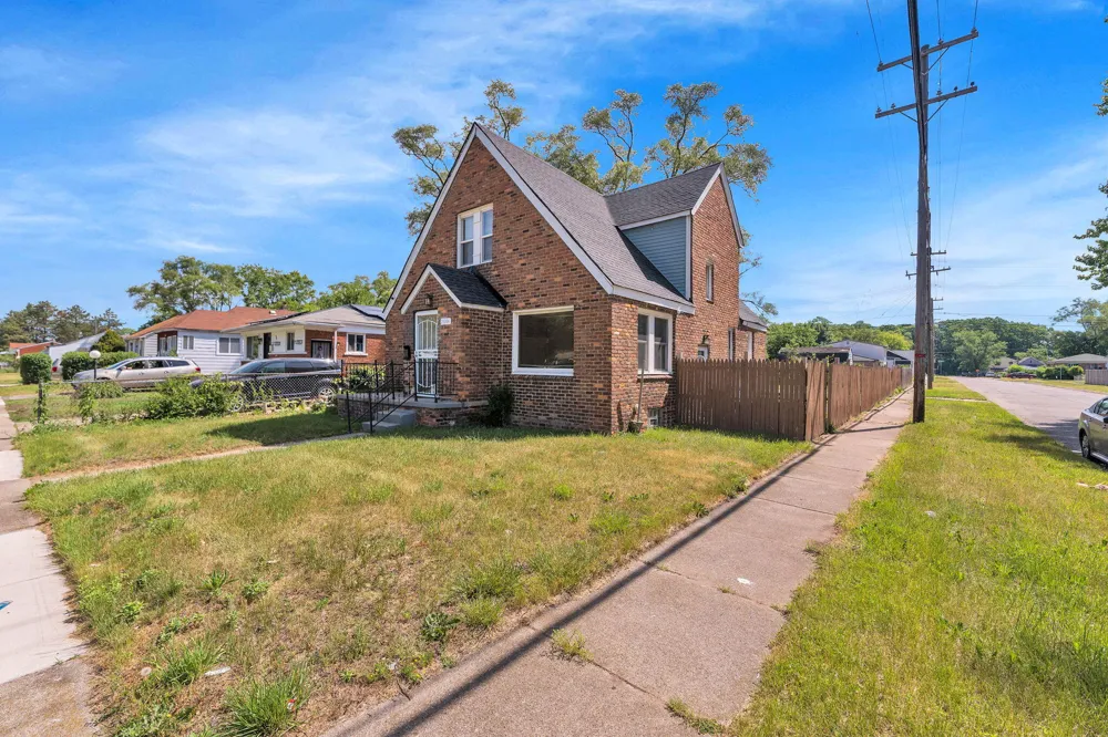 21004 Reimanville Avenue Royal Oak Charter Township, MI 48220