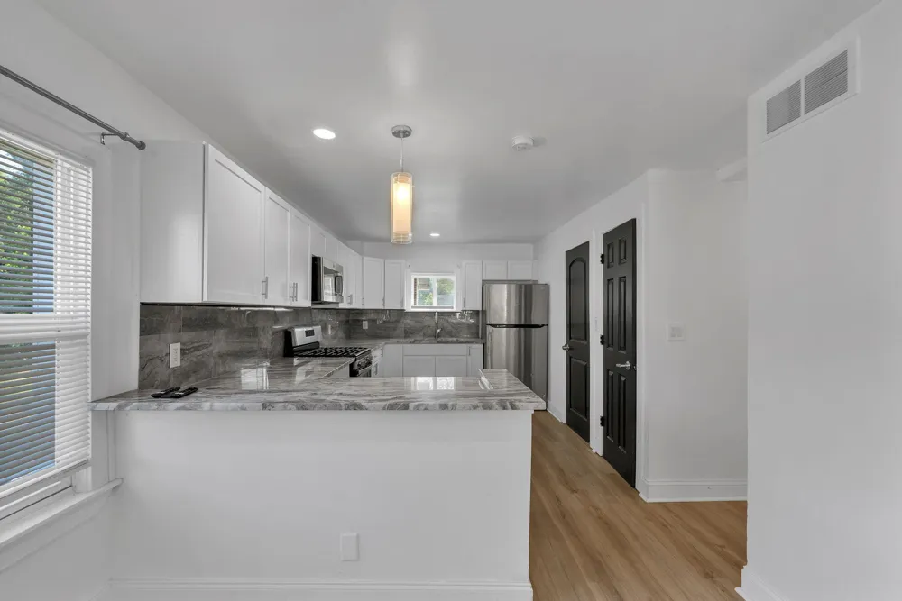 21004 Reimanville Avenue Royal Oak Charter Township, MI 48220