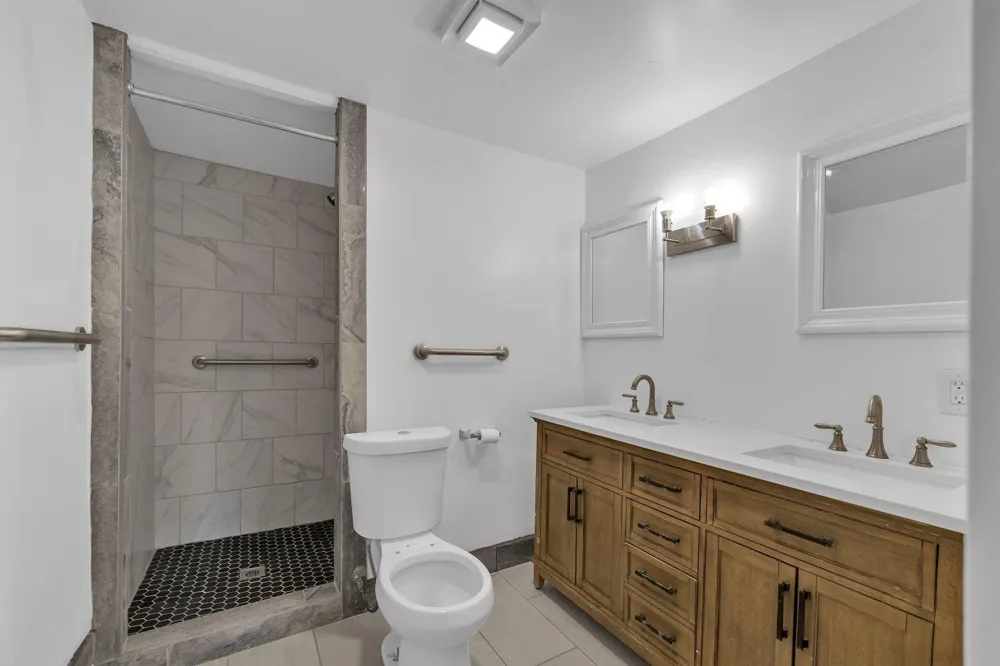 21004 Reimanville Avenue Royal Oak Charter Township, MI 48220