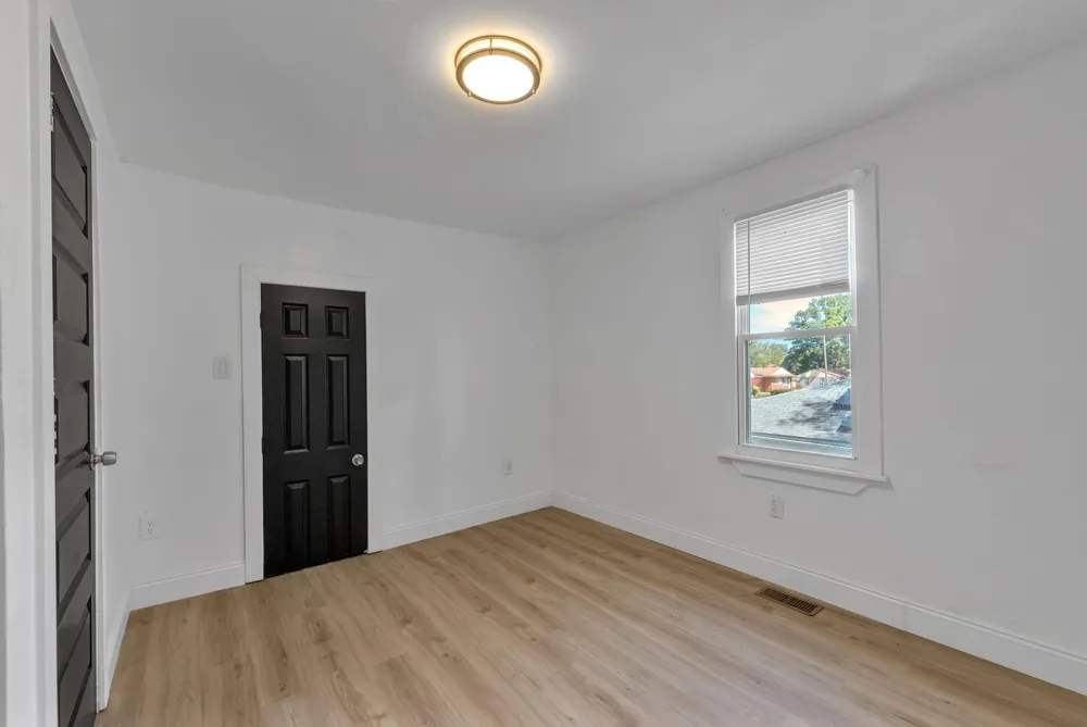 21004 Reimanville Avenue Royal Oak Charter Township, MI 48220