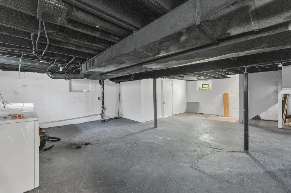 21004 Reimanville Avenue Royal Oak Charter Township, MI 48220