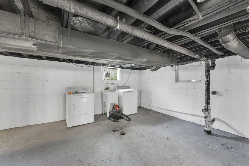 21004 Reimanville Avenue Royal Oak Charter Township, MI 48220