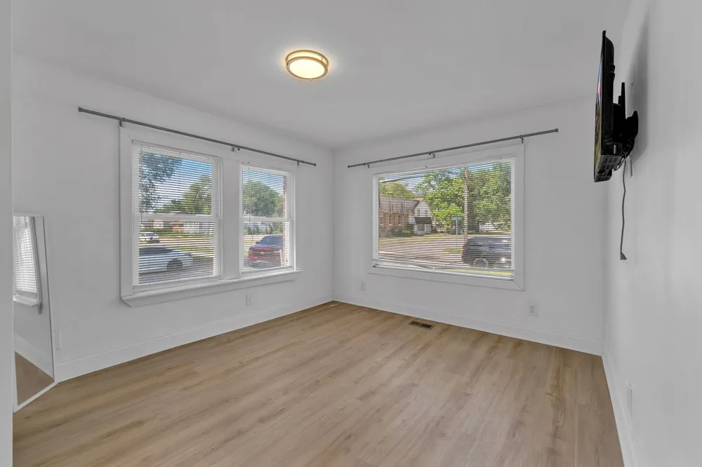 21004 Reimanville Avenue Royal Oak Charter Township, MI 48220