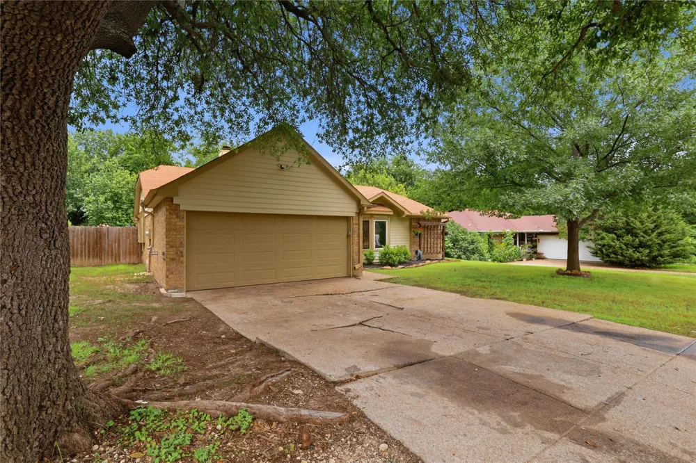 10164 Indian Mound Road Fort Worth, TX 76108