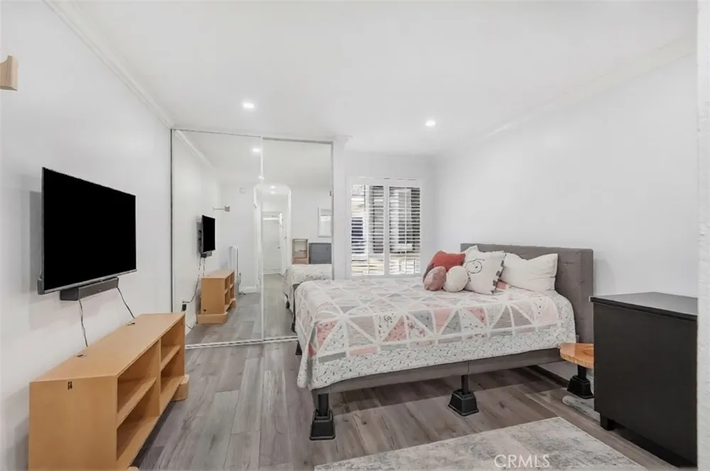 5257 Radford Avenue #208 Valley Village, CA 91607