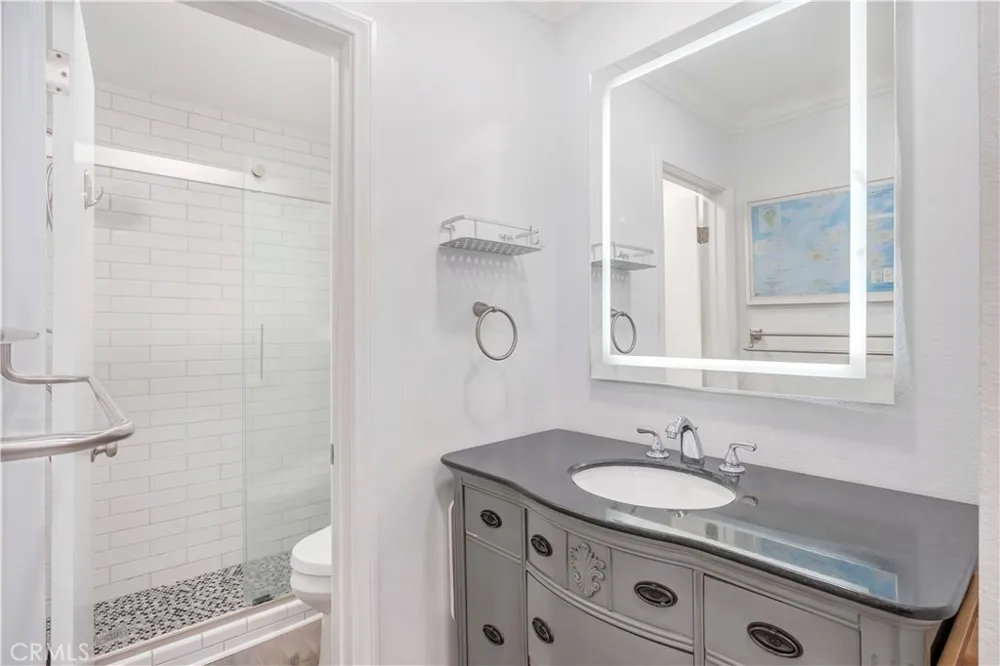 5257 Radford Avenue #208 Valley Village, CA 91607