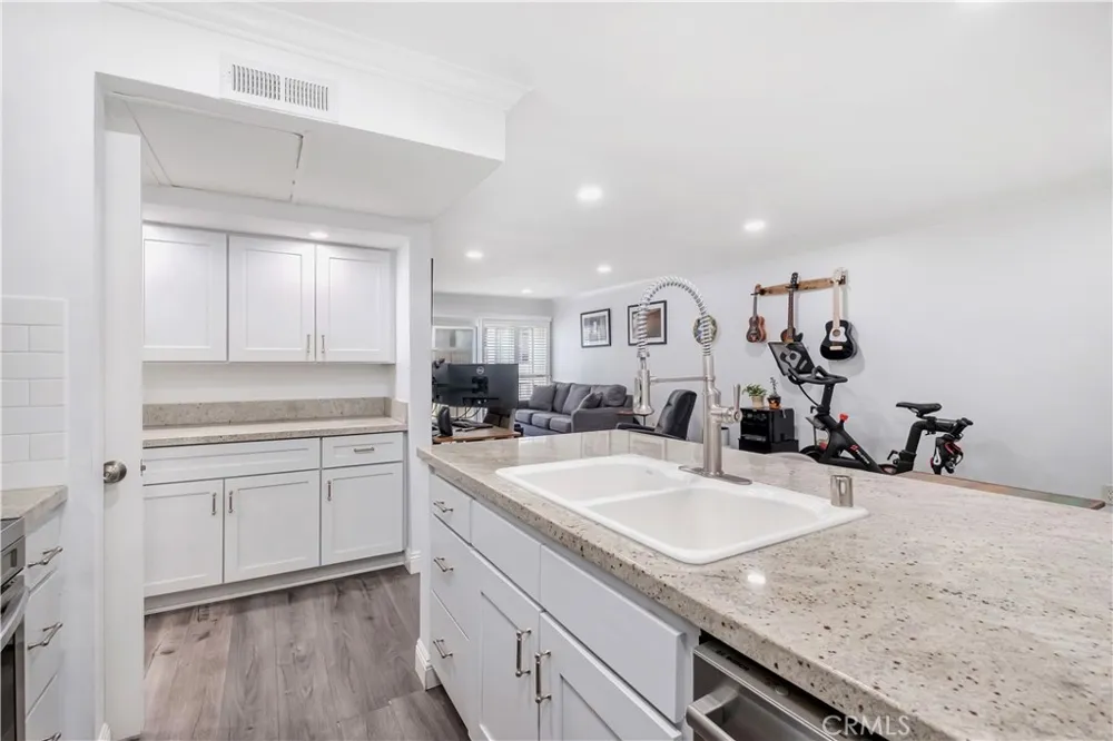5257 Radford Avenue #208 Valley Village, CA 91607