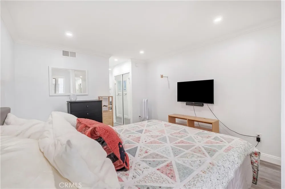 5257 Radford Avenue #208 Valley Village, CA 91607