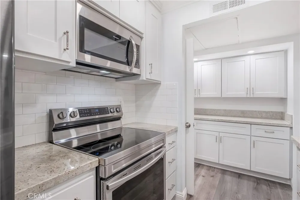 5257 Radford Avenue #208 Valley Village, CA 91607