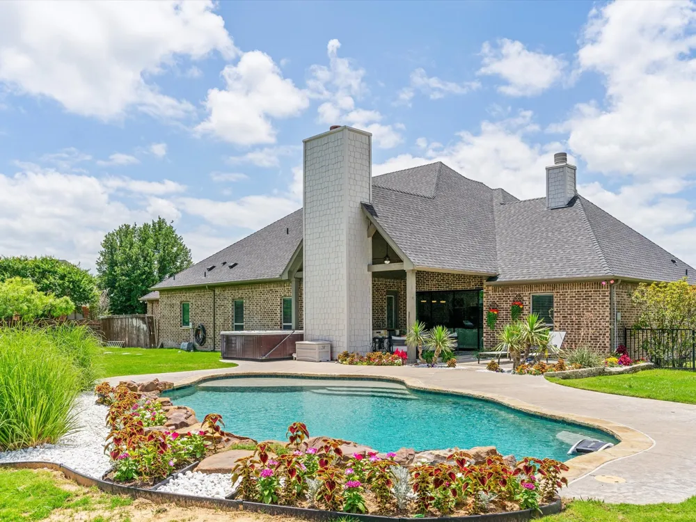 111 Old Base Road Aurora, TX 76078