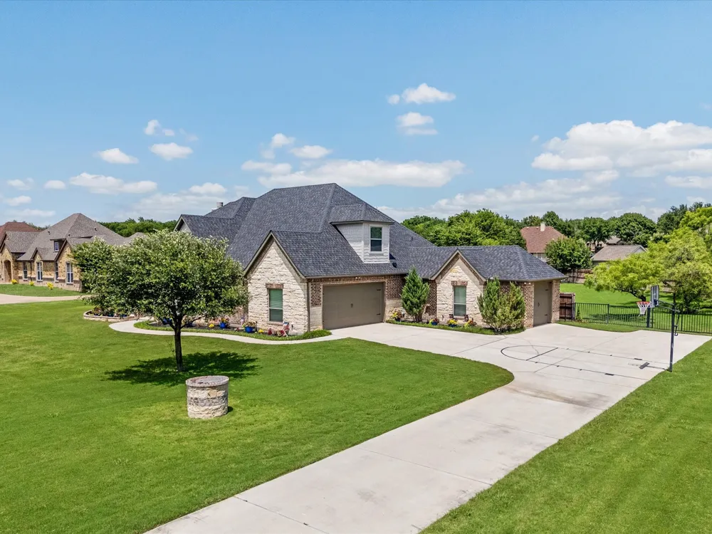 111 Old Base Road Aurora, TX 76078