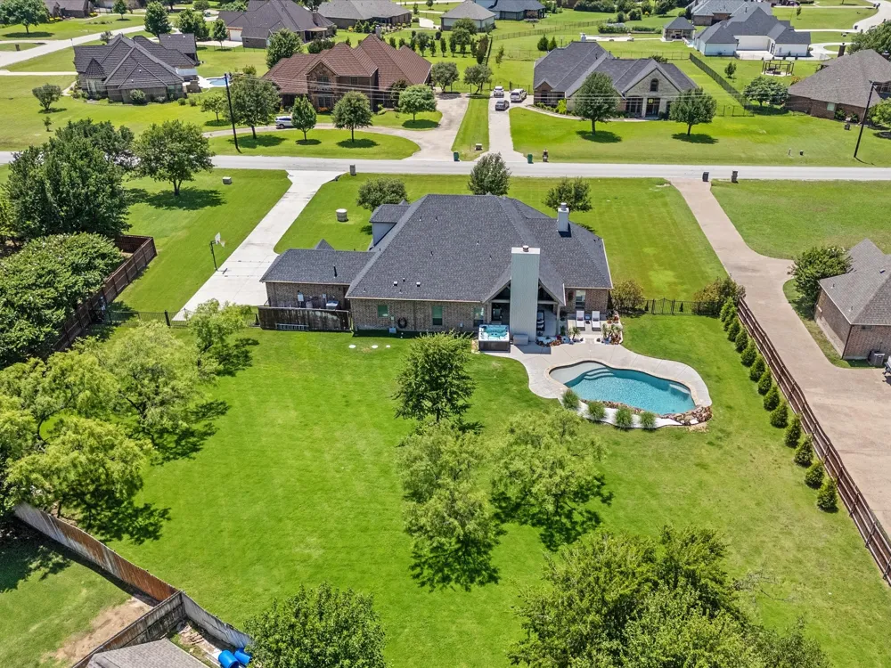 111 Old Base Road Aurora, TX 76078