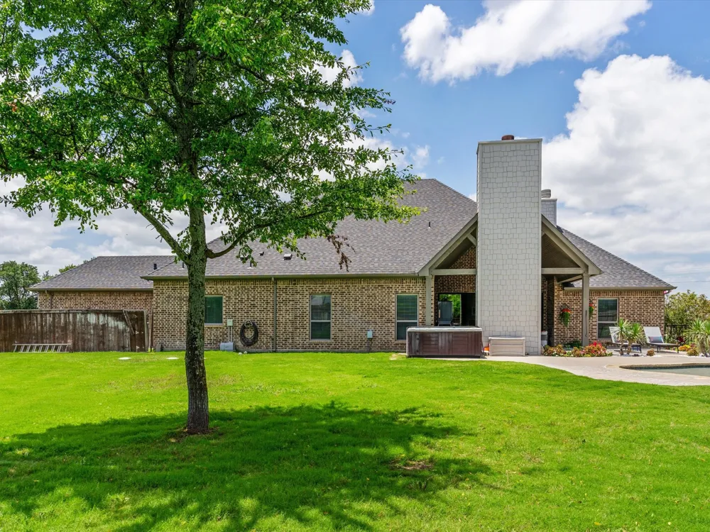 111 Old Base Road Aurora, TX 76078