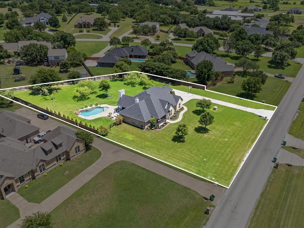 111 Old Base Road Aurora, TX 76078