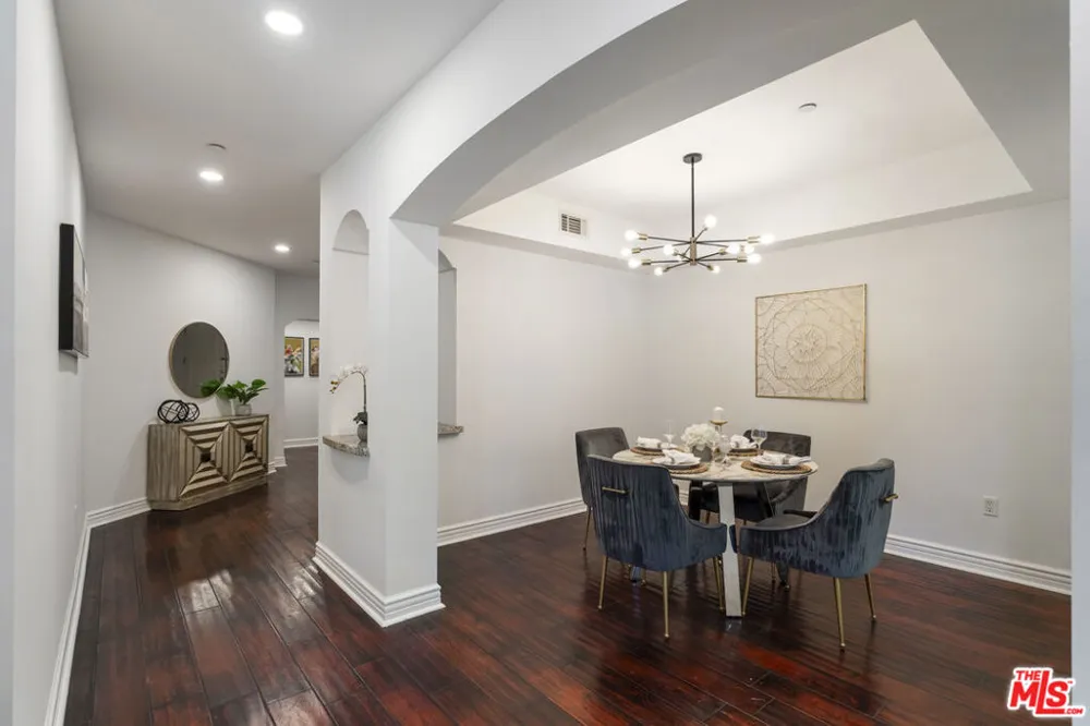5057 Maplewood Avenue #202 Los Angeles, CA 90004