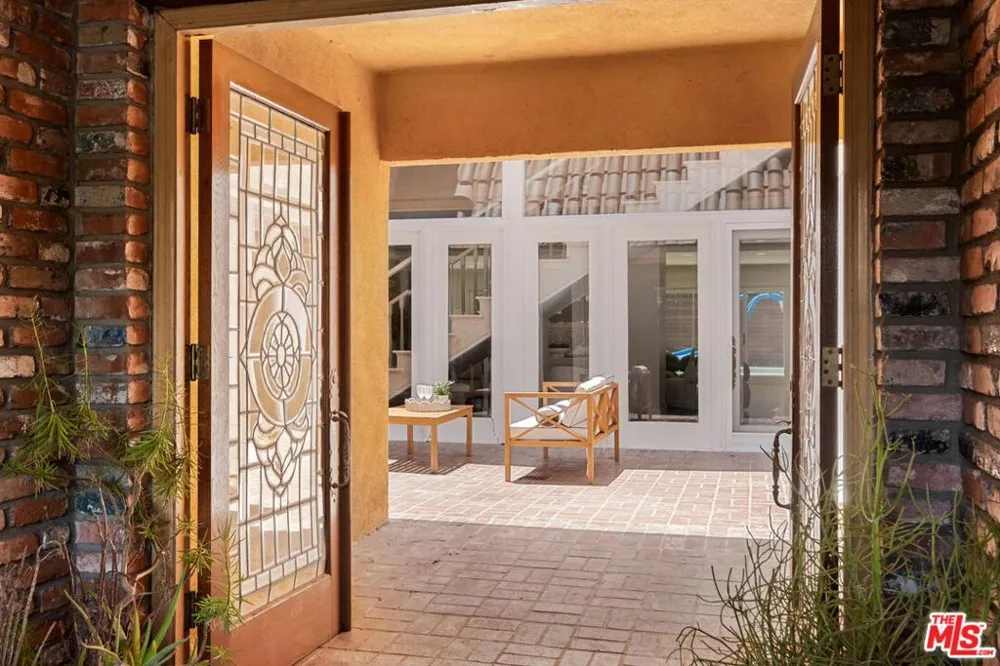 2103 Hobart Boulevard Los Angeles, CA 90027
