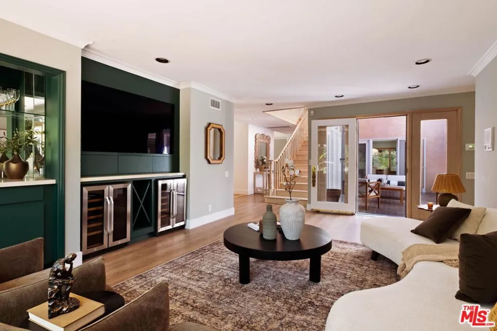 2103 Hobart Boulevard Los Angeles, CA 90027