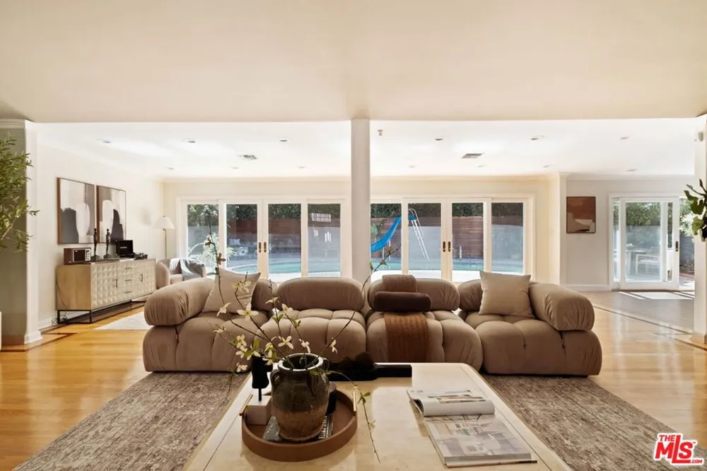 2103 Hobart Boulevard Los Angeles, CA 90027