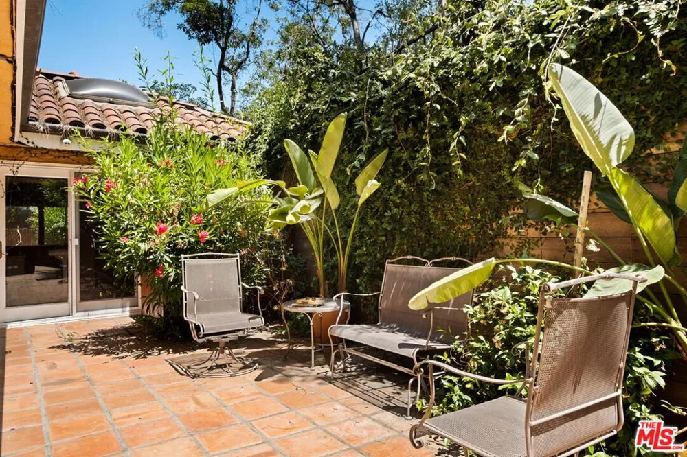 2103 Hobart Boulevard Los Angeles, CA 90027