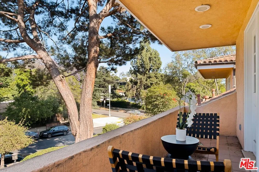 2103 Hobart Boulevard Los Angeles, CA 90027