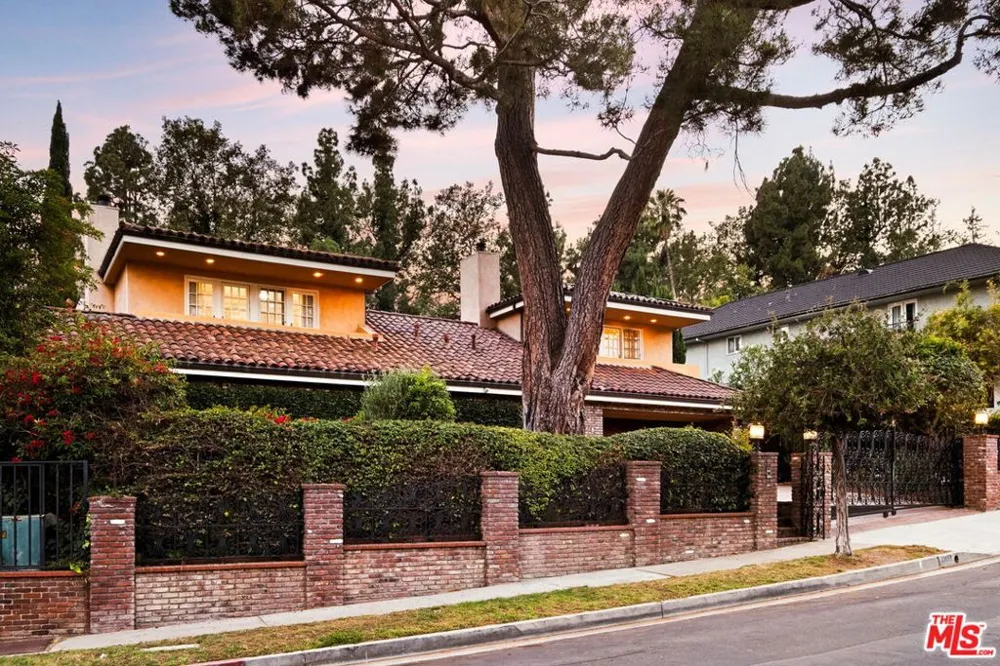 2103 Hobart Boulevard Los Angeles, CA 90027