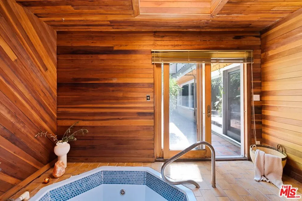 2103 Hobart Boulevard Los Angeles, CA 90027