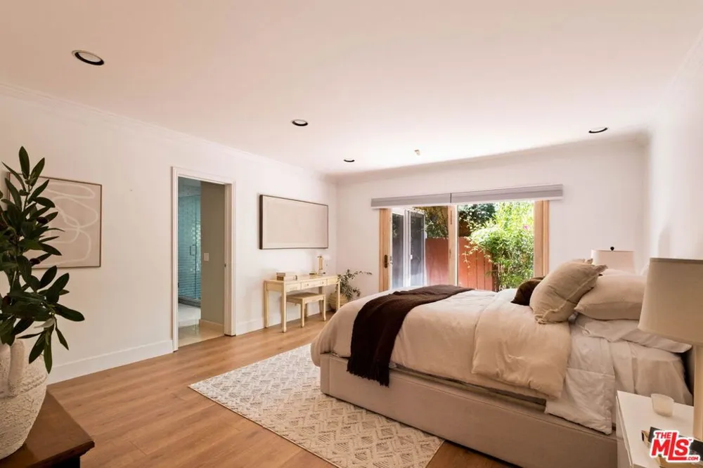 2103 Hobart Boulevard Los Angeles, CA 90027