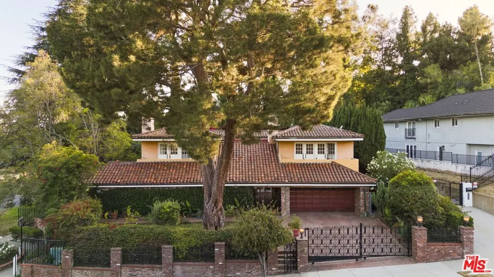 2103 Hobart Boulevard Los Angeles, CA 90027