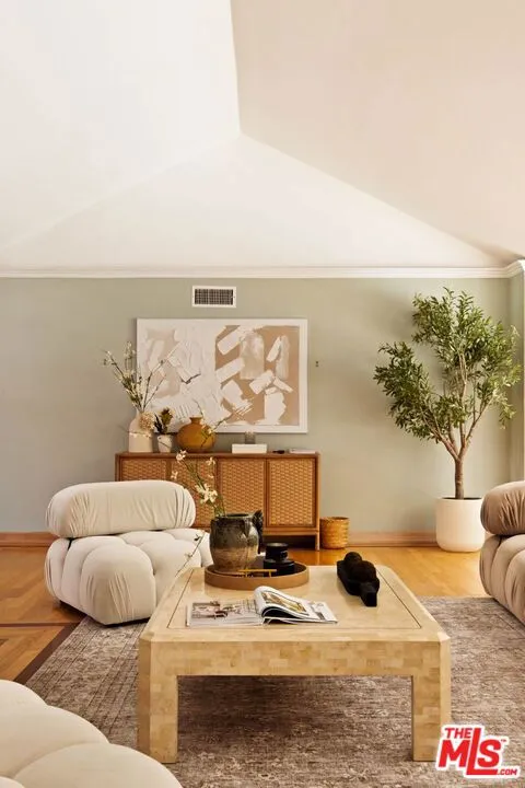 2103 Hobart Boulevard Los Angeles, CA 90027