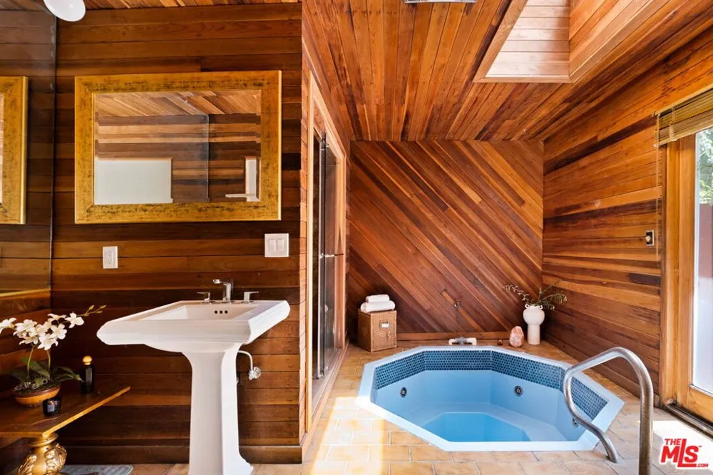 2103 Hobart Boulevard Los Angeles, CA 90027