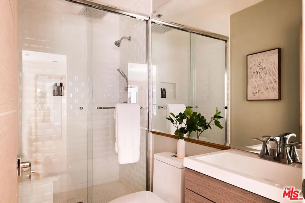 2103 Hobart Boulevard Los Angeles, CA 90027